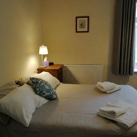 Homestay Annie'S Homestay Bnb - Elegantly Simple & Peaceful - Great Wifi, No Tv - Shared Bathroom *